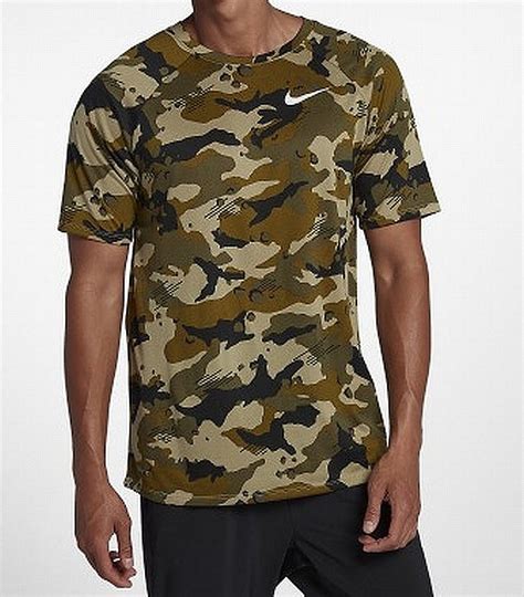 herren nike tshirt schwarz camouflage|Nike Dri.